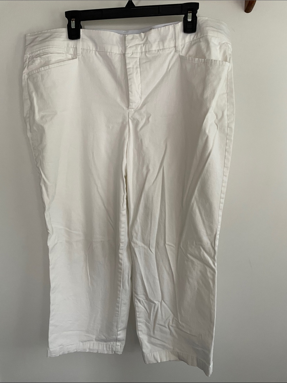 JM Collection Crisp White Ankle-Length Cropped Jeans